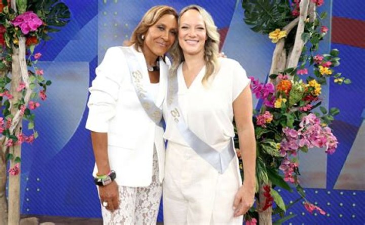 Jennifer Tilly's Family: Do the Accomplished Actress and Her Partner Have Children? - SarkariResult