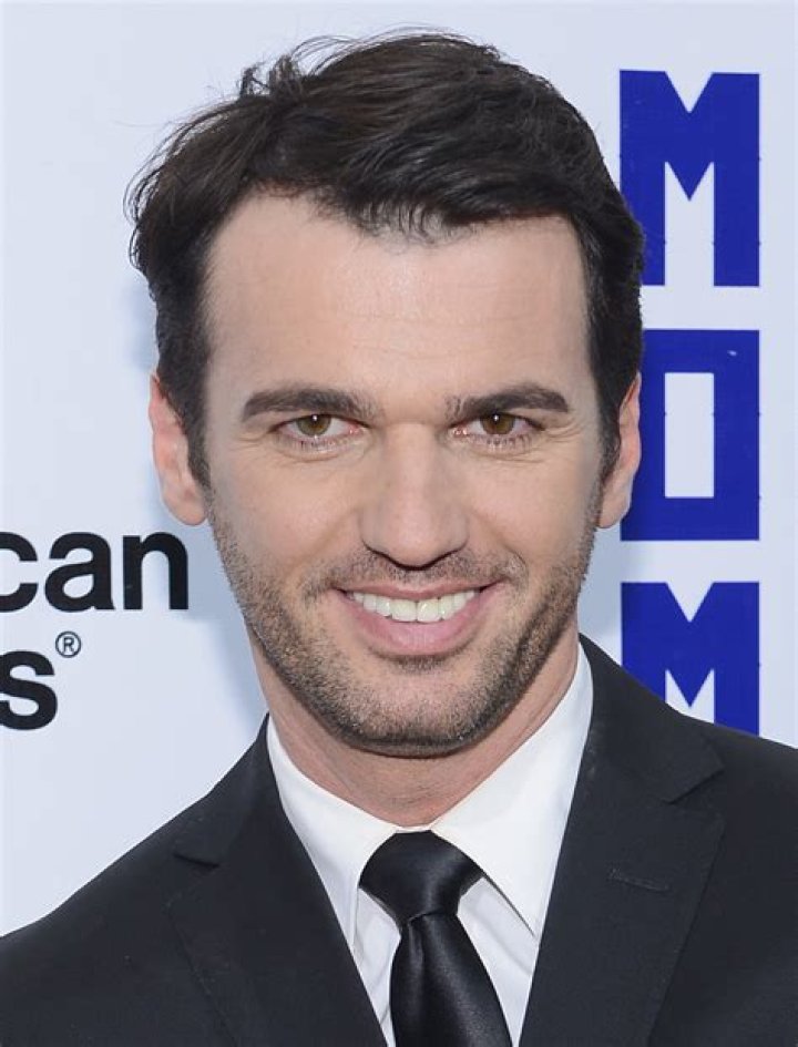 Tony Dovolani